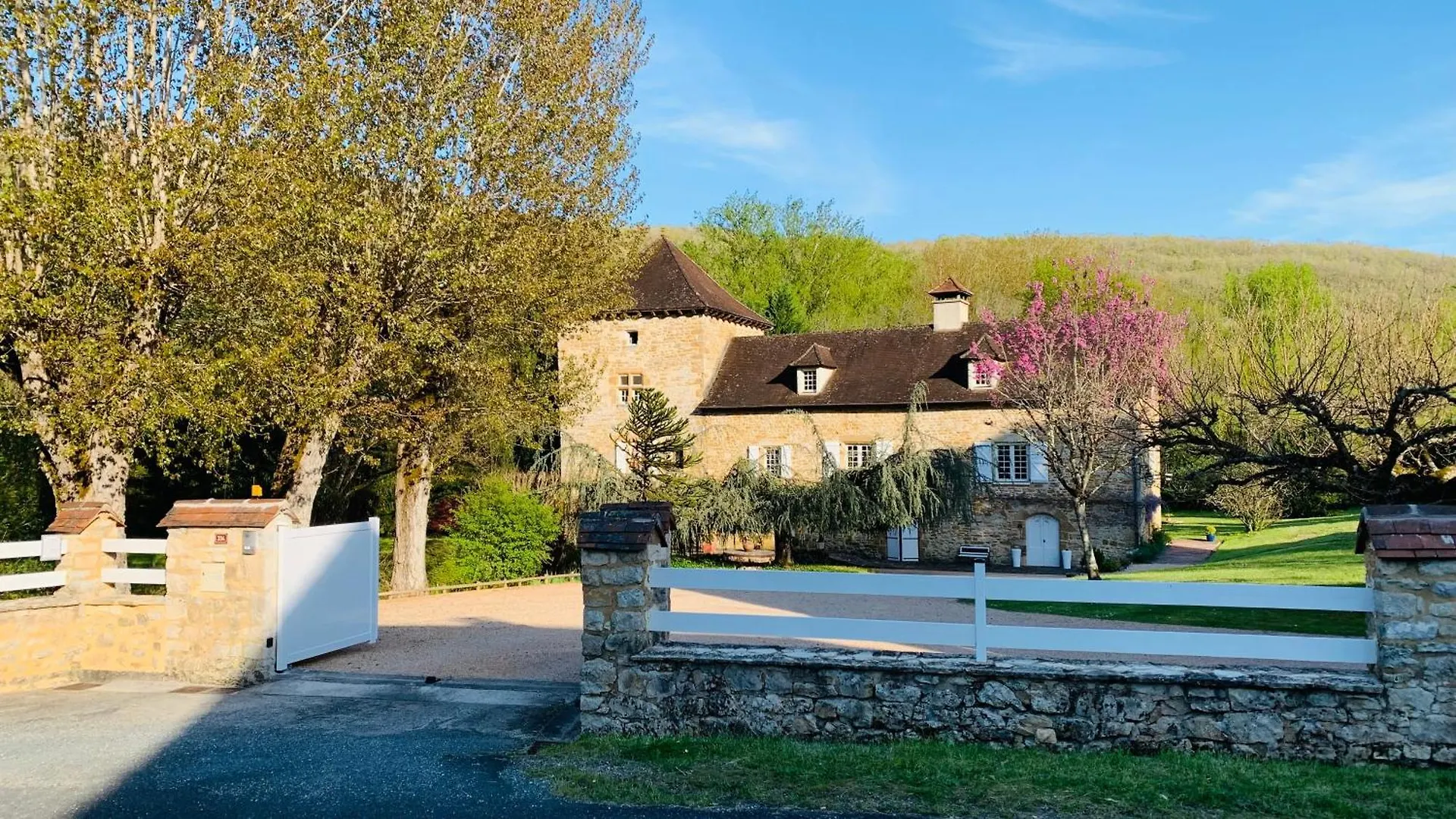Le Moulin Du Boisset Bed and Breakfast Saint-Denis-lès-Martel